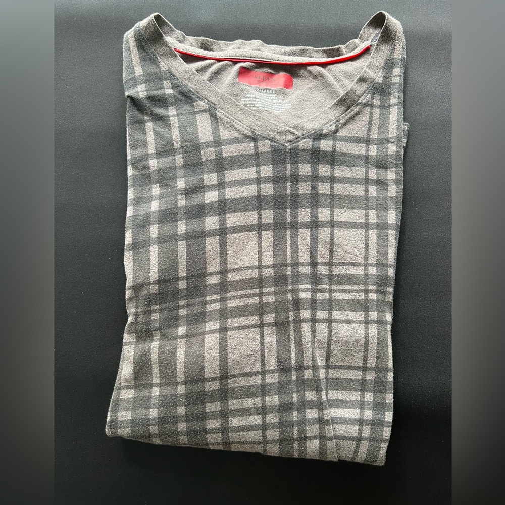 🔥SALE! Alfani Men’s V-Neck Shirt